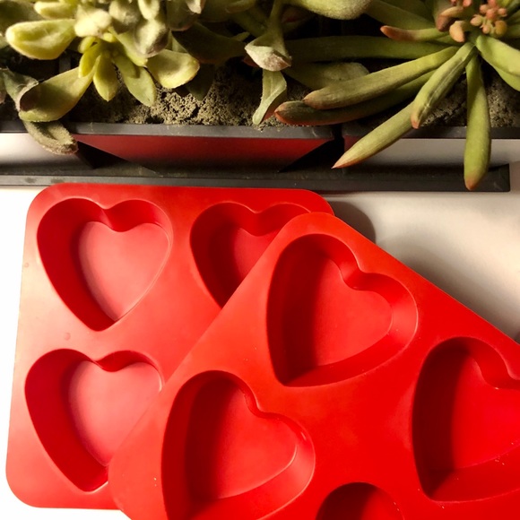Crate&Barrel Other - 🎉HP🎉 NIB Crate & Barrel Heart Mini Muffin Pans